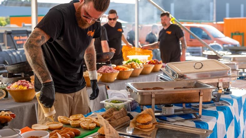 Das Team von Thammy´s BBQ servierte feinsten Leckereien und Bayrischen Spezialitäten