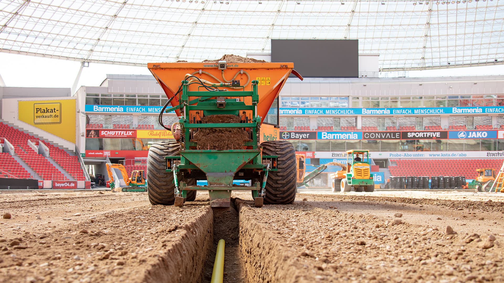 Bau eines Drainagesystems zur Entwässerung eines Sportplatzes